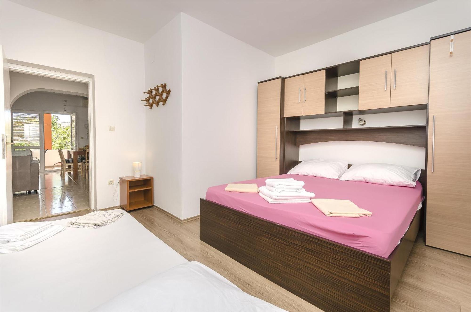Apartments Sanja Tribunj  Bagian luar foto