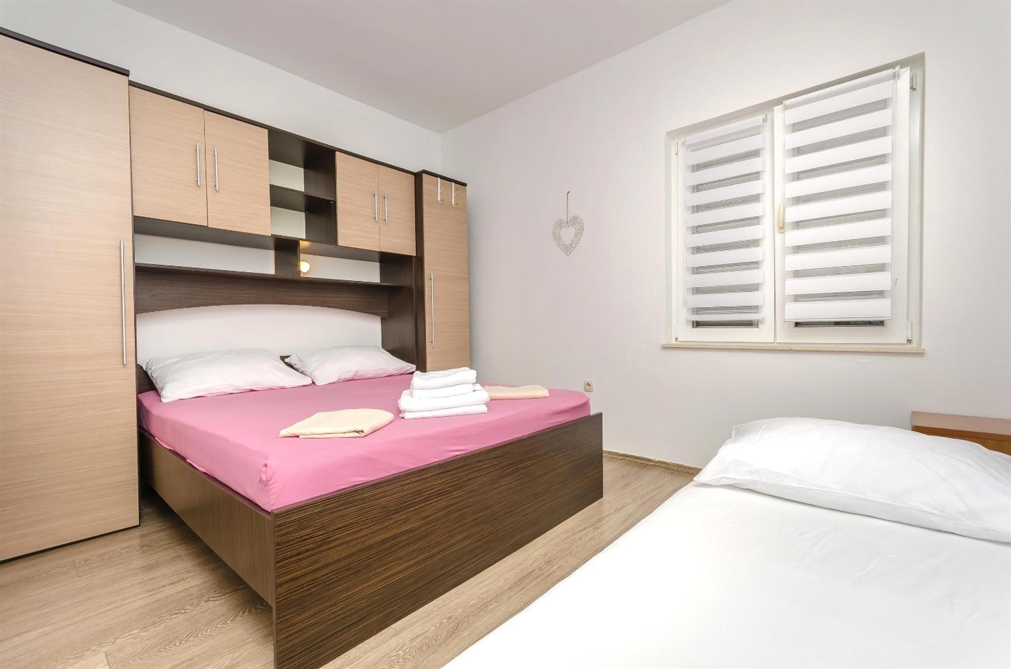 Apartments Sanja Tribunj  Bagian luar foto